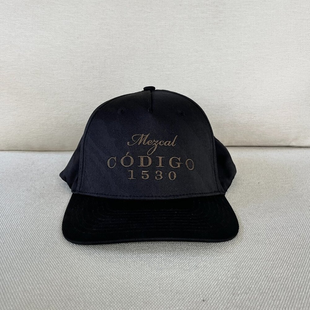 Cóndigo 1530 Mezcal black hat
